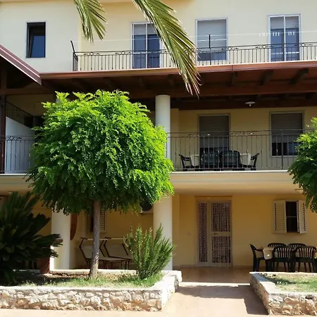 Park Aparthotel Foce Varano