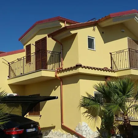 Aparthotel Green Park Foce Varano